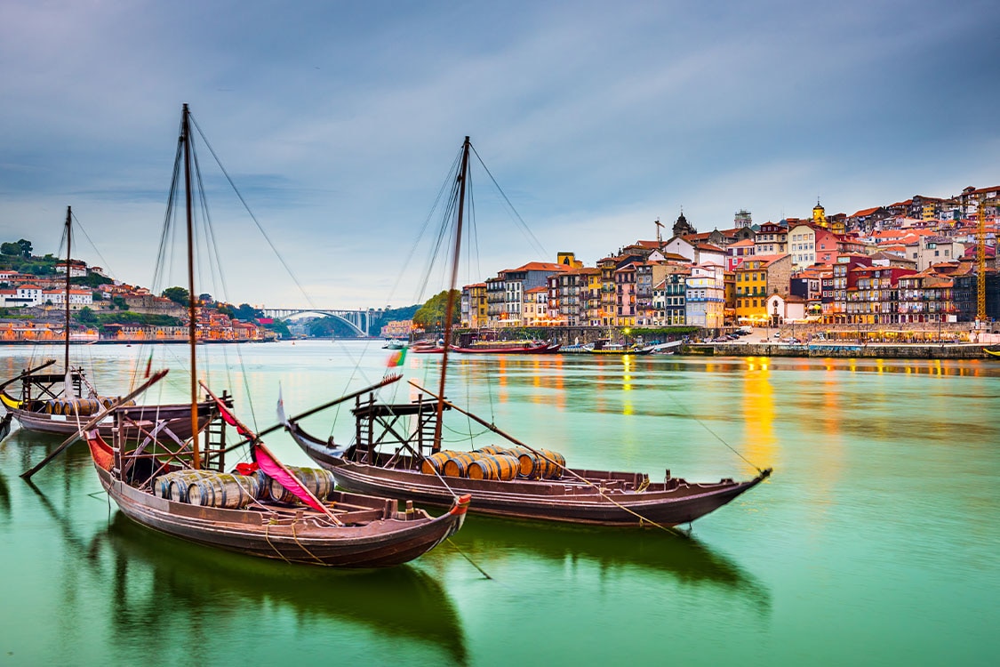 what to do in porto in 2 days: old town ribeira Porto