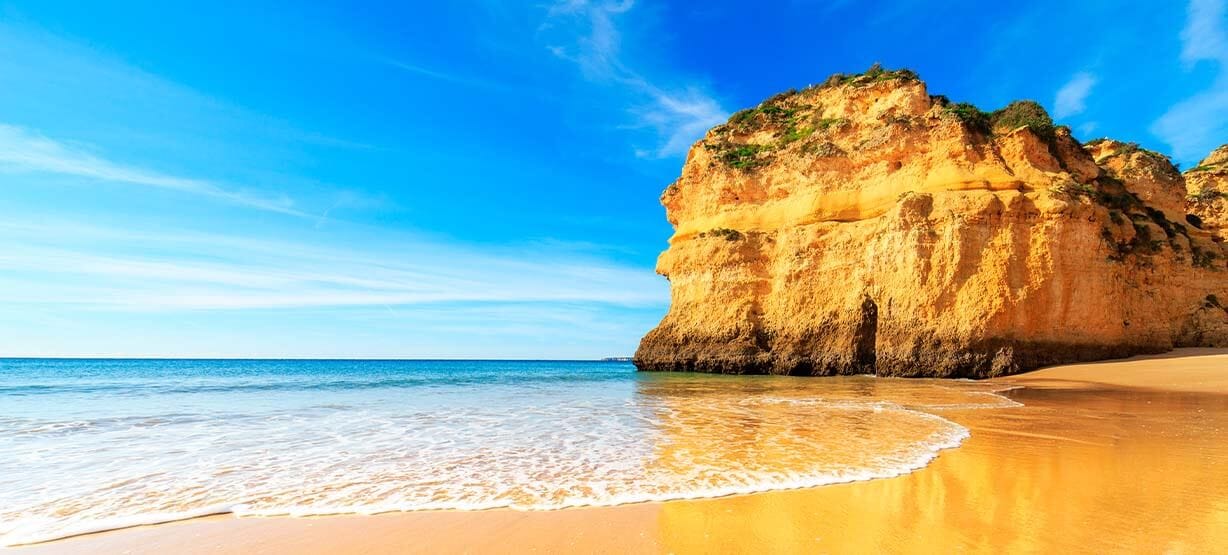 Best beaches in Portugal: praia da Rocha  sandy beach 