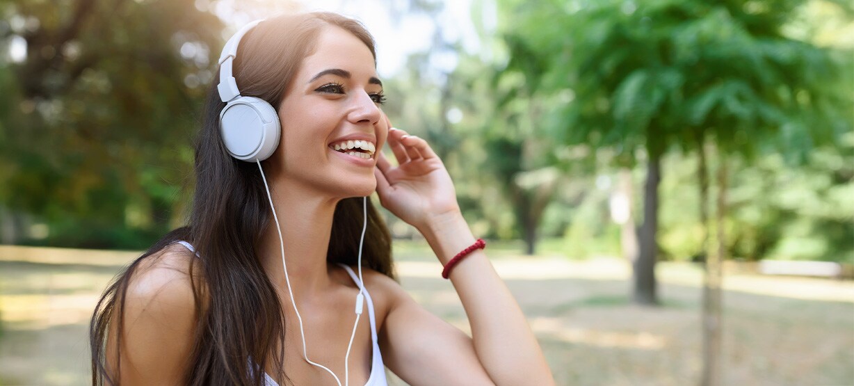 wired headphones